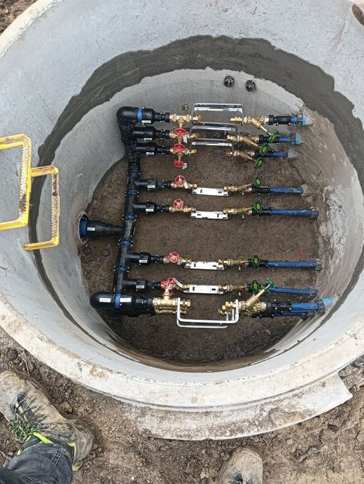 Sieci i przyłącza wod-kan usługi sprzętowe roboty ziemne przeciski