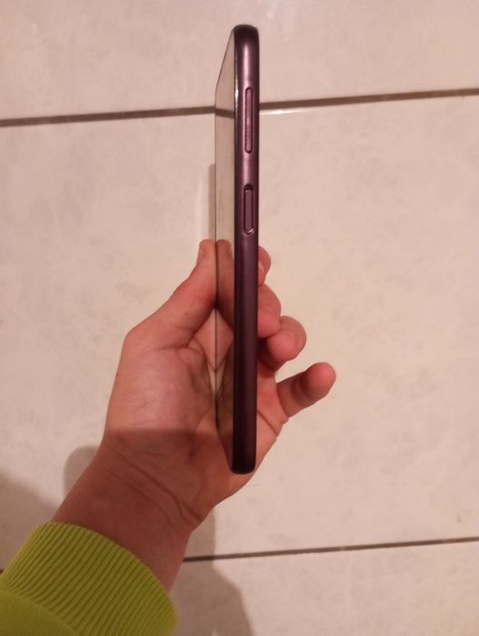 телефон Samsung .