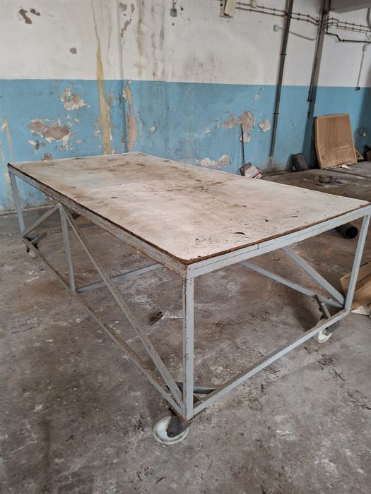Bancada de trabalho com rodas