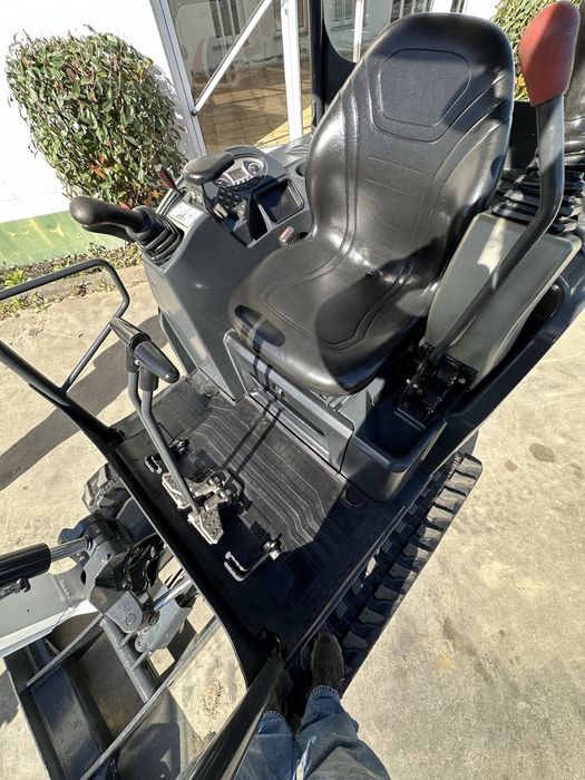 Mini-giratória BOBCAT E17