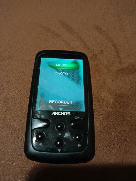 Мп 3 плеер 8 gb. Под востановление.
