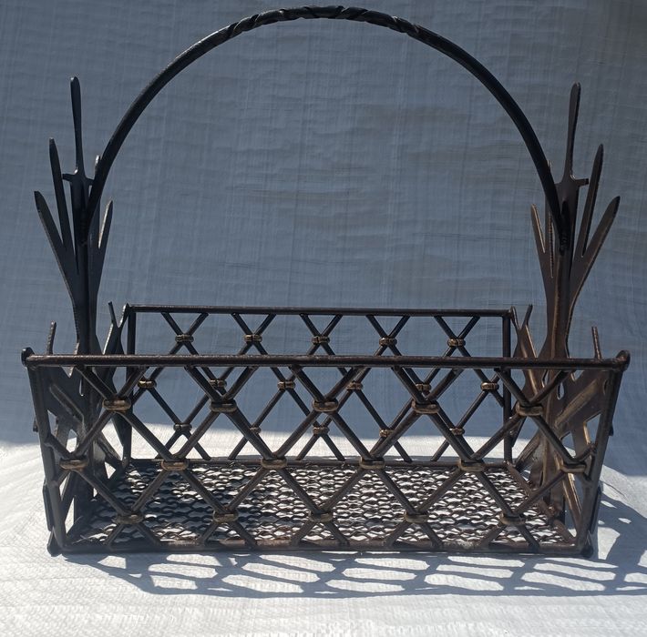 Дровница из металла