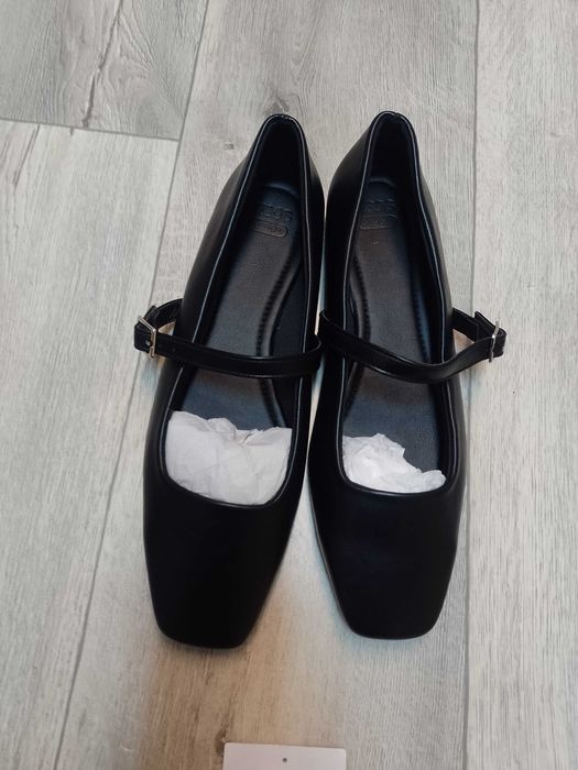 (41) ASOS/Czarne baleriny z zapięciem z Londynu, NOWE
