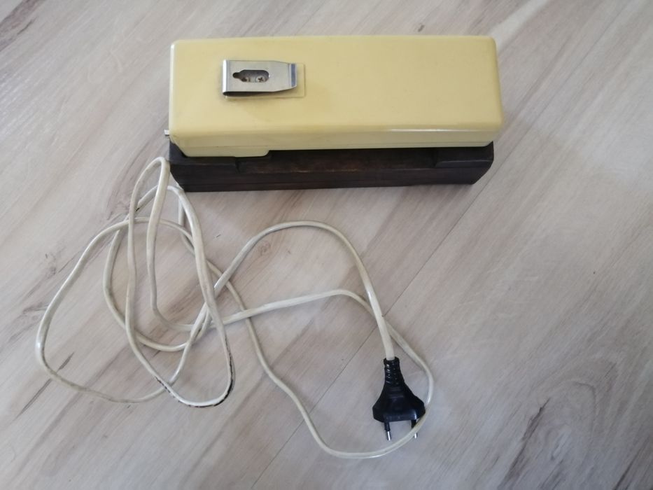 Zabytkowy aparat telefoniczny