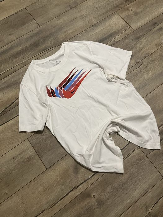 Футболка nike.