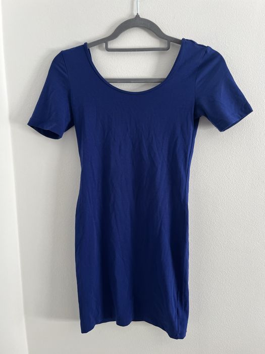 niebieska krótka sukienka mini obcisła dress