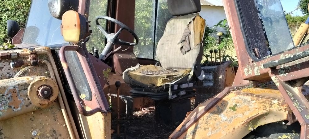 Reta escavadora case