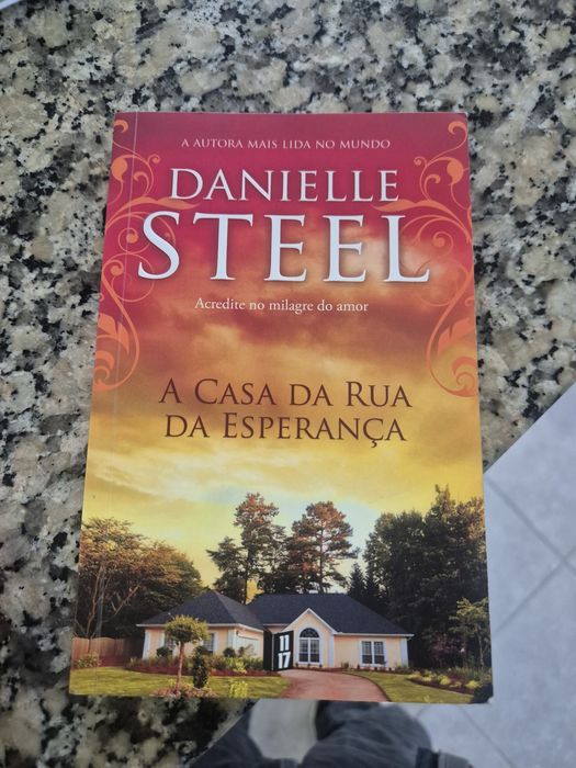 Livro A casa da Rua da Esperança - Danielle Steel