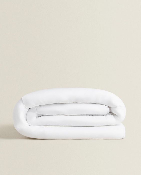 Conjunto de cama: Edredão, Lençois, Fronhas e Almofadas