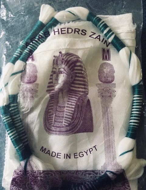 Kufija,  arabskie nakrycie głowy biała, męska