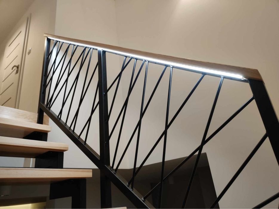 Balustrady metalowe wewnętrzne i zewnętrzne