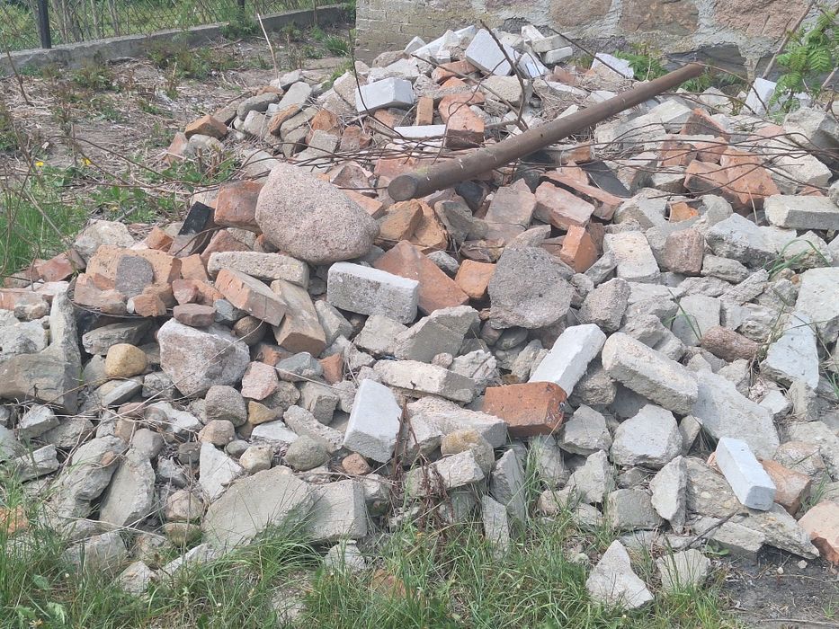 Cegła z rozbiórki tanio .