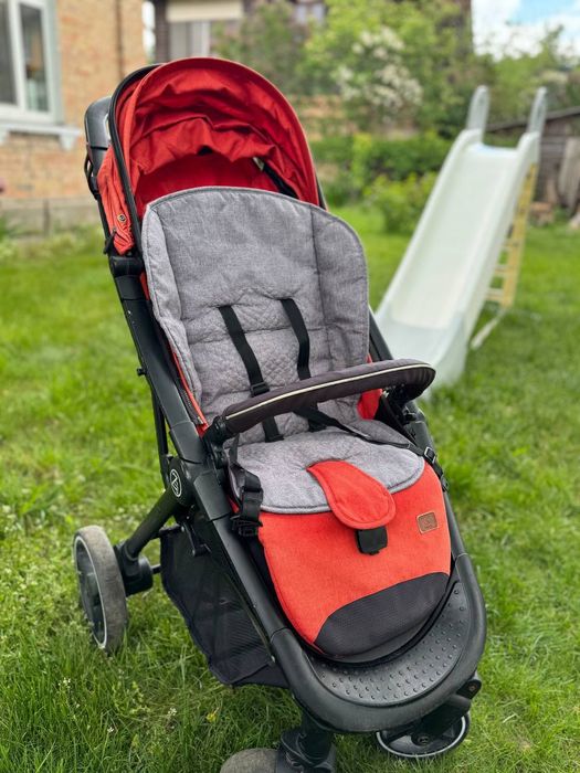 Коляска прогулянкова складна