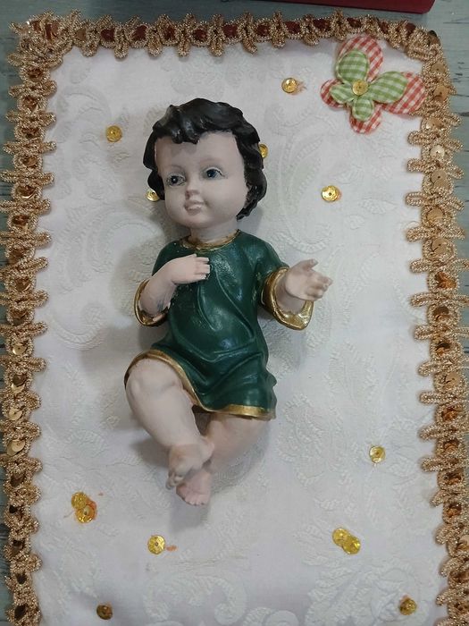 Menino Jesus com almofada