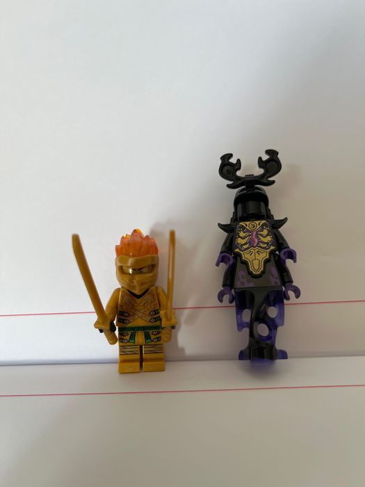 2 mini figura ninjago overlord e loyd dourado