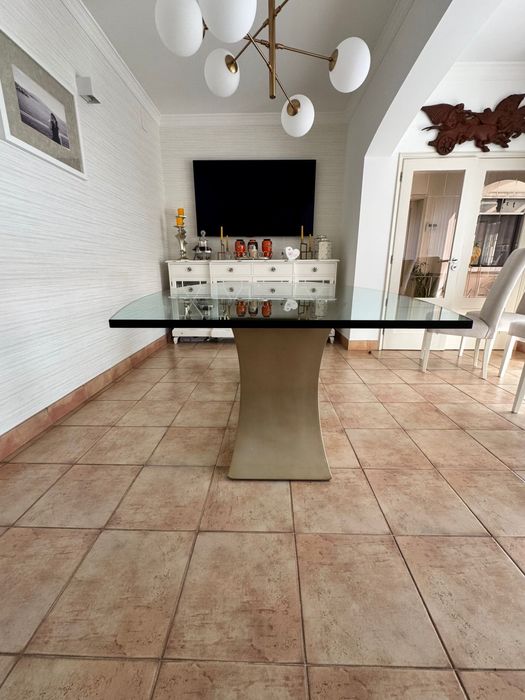 Mesa de jantar de vidro