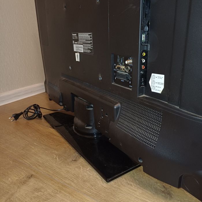 LED 40 дюймов телевізор Panasonic TX-40CR300Z