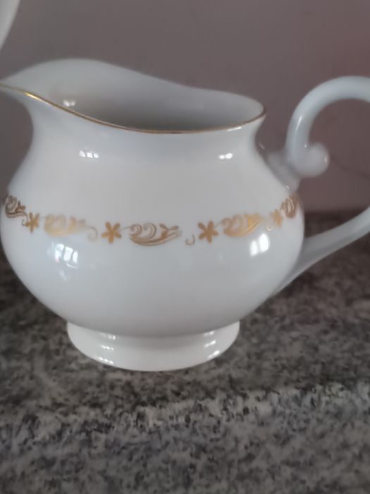 Vista Alegre Serviço €de café decorado a ouro mate