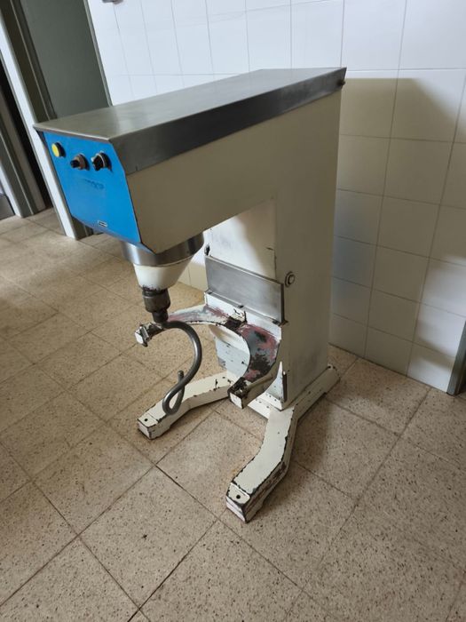 Maquinário e equipamento de padaria completo