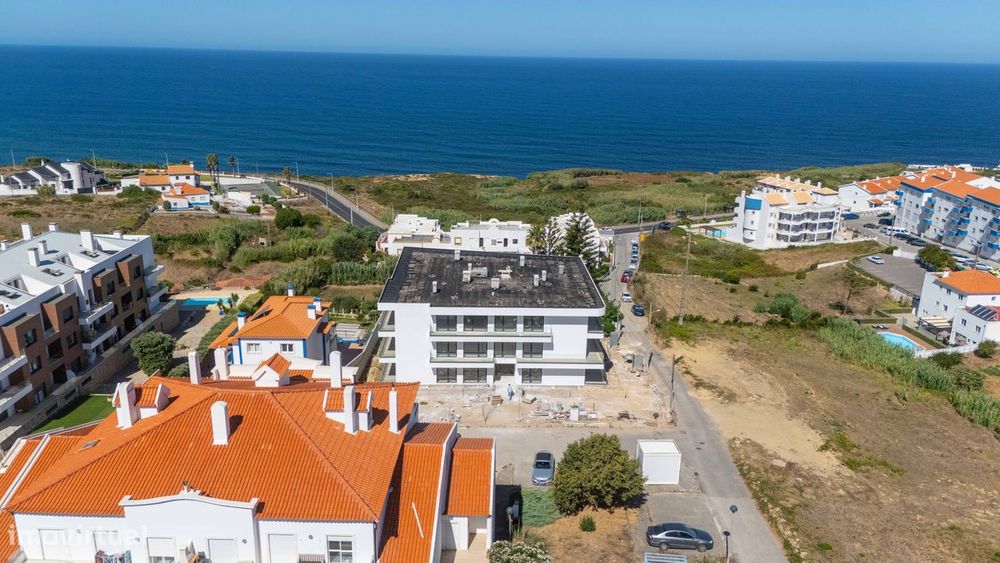 T2 Ericeira a 700m da praia com vista mar