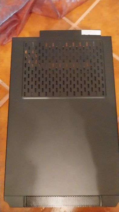 Caixa Mini-ITX Cooler Master Elite 130 em bom estado