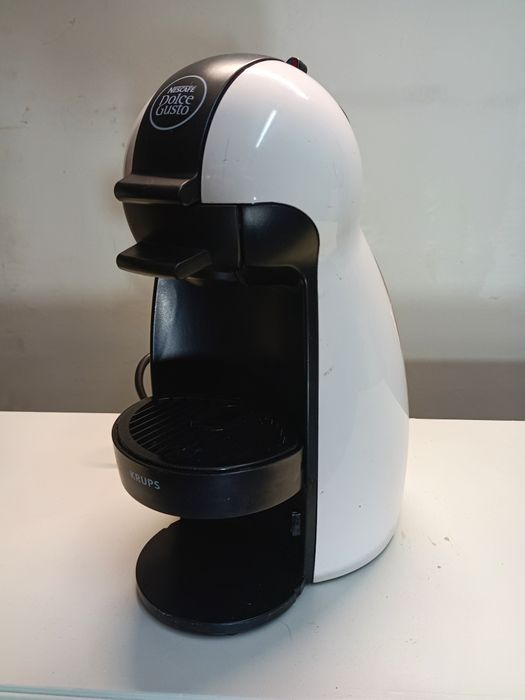 Máquina Café Krups Dolce Gusto Branca.
Sistema de cápsulas.
Alavanca p