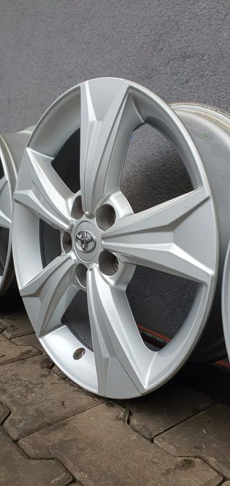 17 5x114,3 Toyota oryginalne