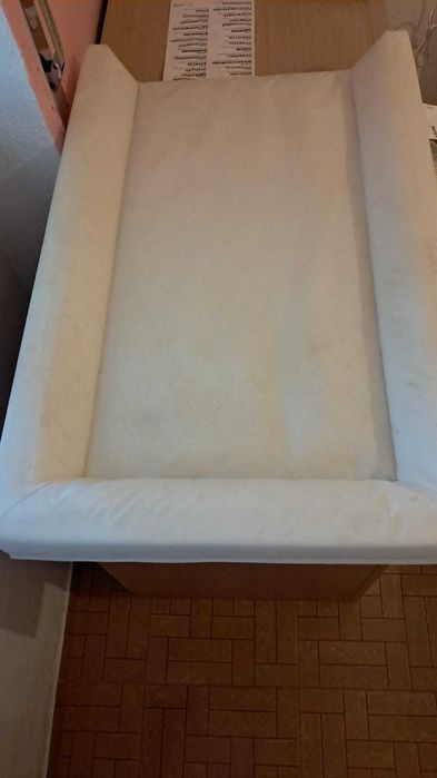 Muda fraldas Vädra do IKea.