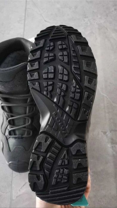 Lowa outdoorowe męskie buty turystyczne