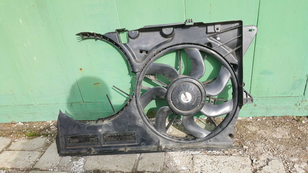 Вентилятор диффузора FORD EXPLORER 11-19 (PA66)