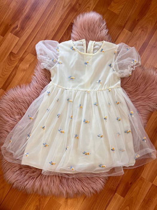 Святкові сукні сестрам 1,4,7 років плаття family look