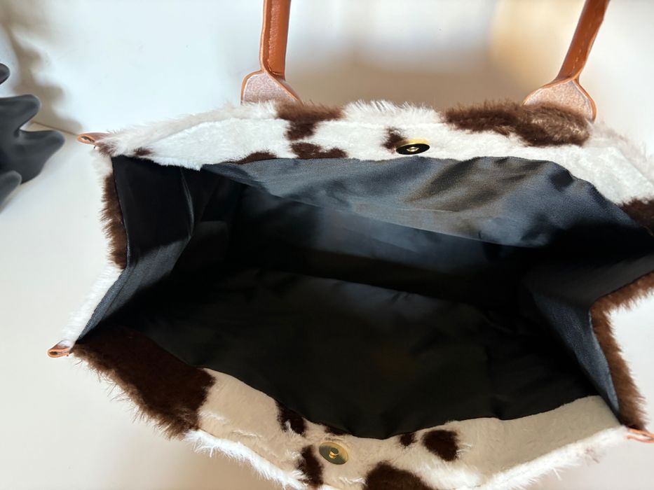 Pluszowa torebka do ręki wzór krowy futrzana w ciapy