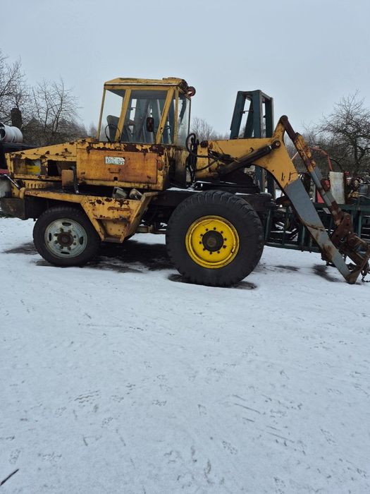 Sprzedam  ładowarkę  UN