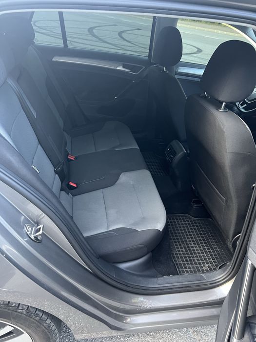 Volkswagen e-Golf 2015