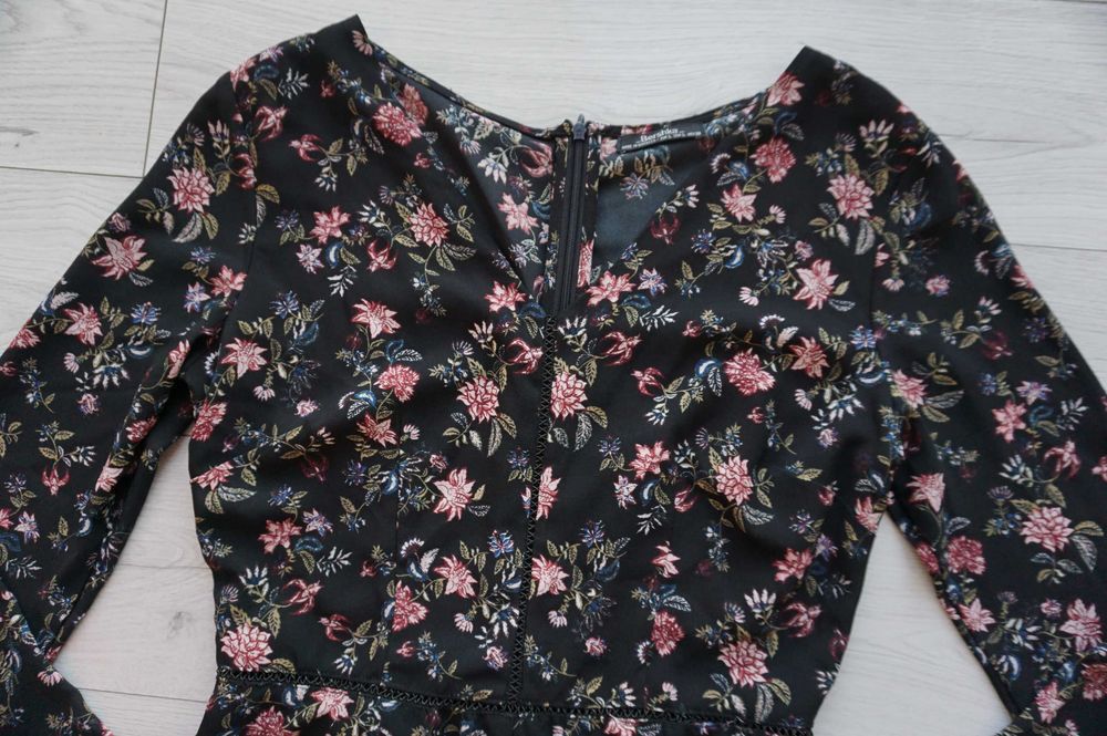 kombinezon w kwiaty~ Bershka r.40