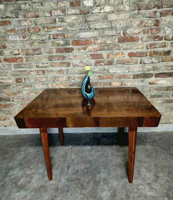 Stół Jitona po renowacji RARYTAS