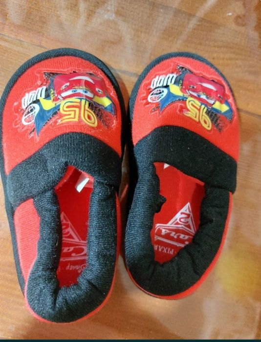 Тапочки детские красные, новые