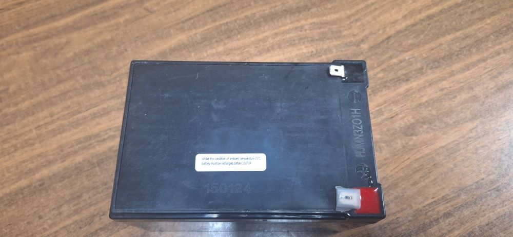 Bateria 12v 7AH, nova