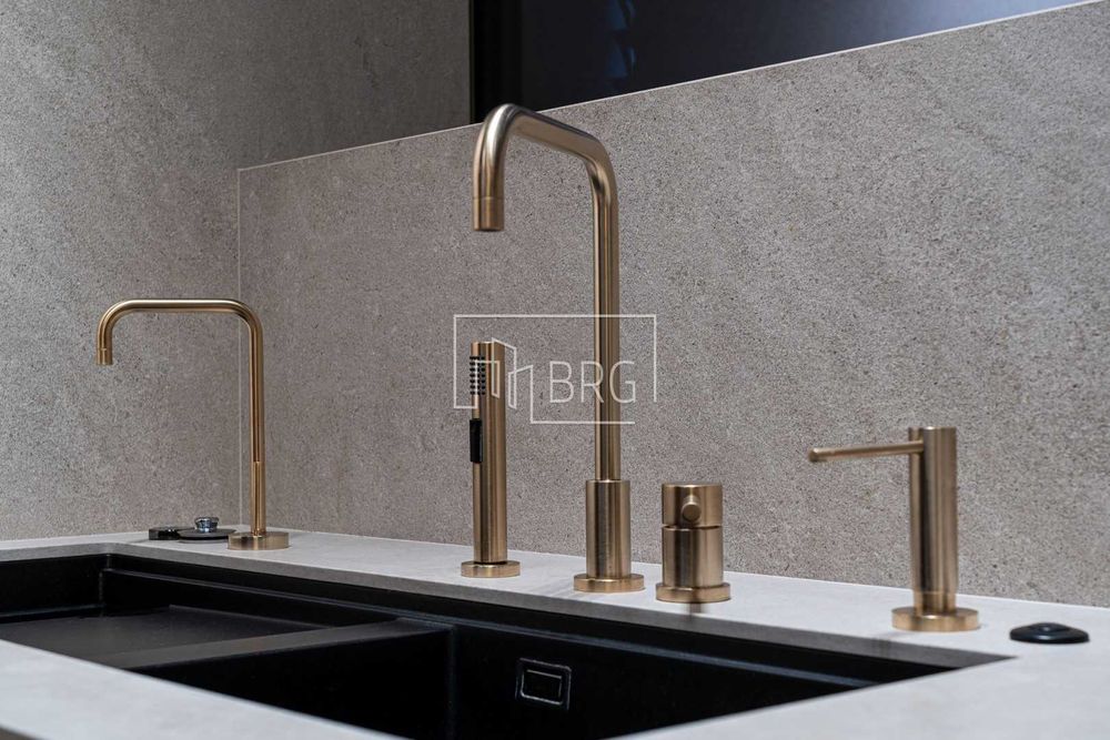 Продажа нового современного дома с бассейном Плюты Конча Заспа без %