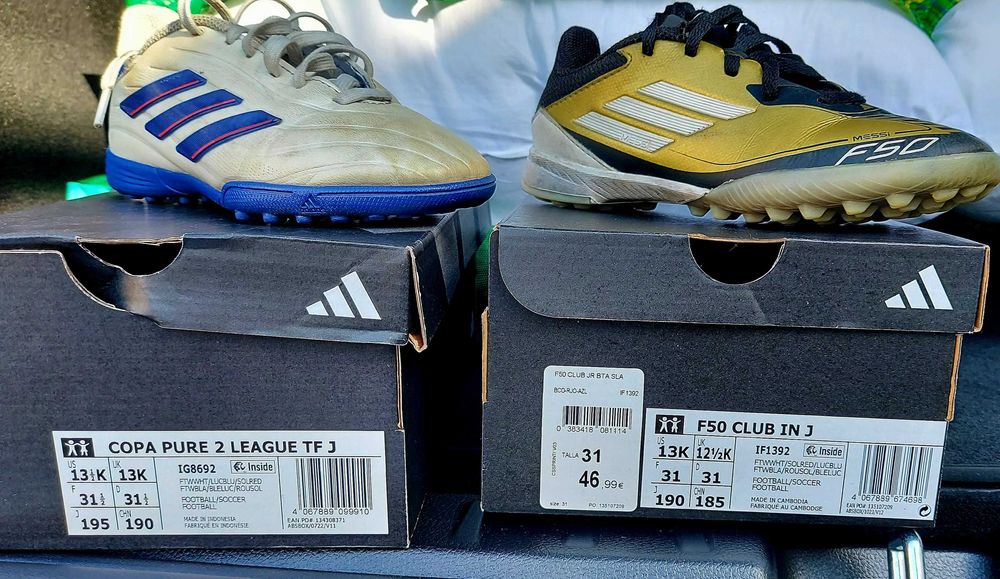 2 pares chuteiras Adidas para criança