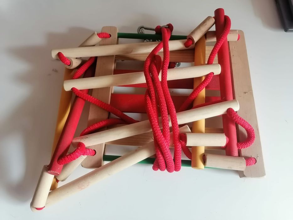 Drewniana huśtawka, bujaczka dla dziecka