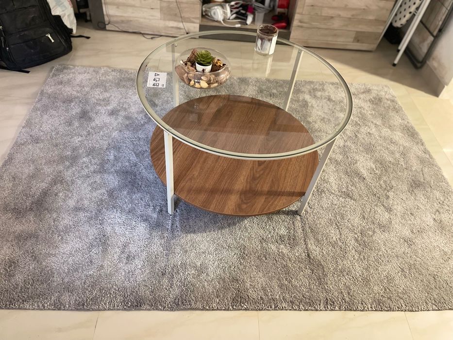 Tapete e mesa de sala