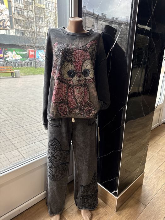 Костюм жіночий весняний