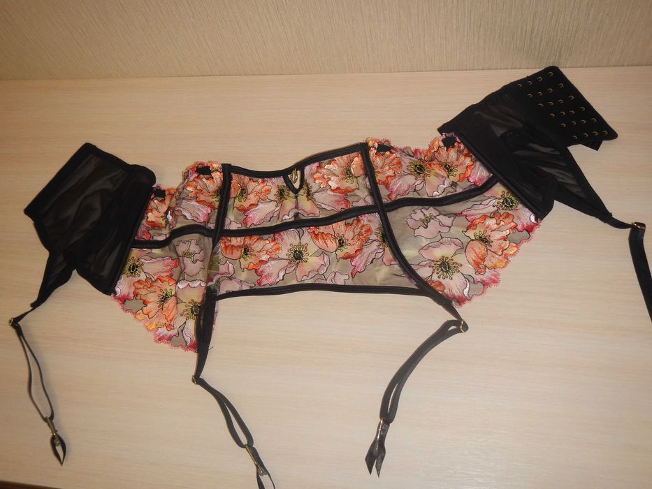 Пояс для панчох ann summers p.22 (56-58)