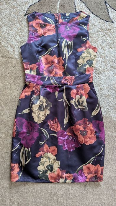 Сукня з квітковим принтом