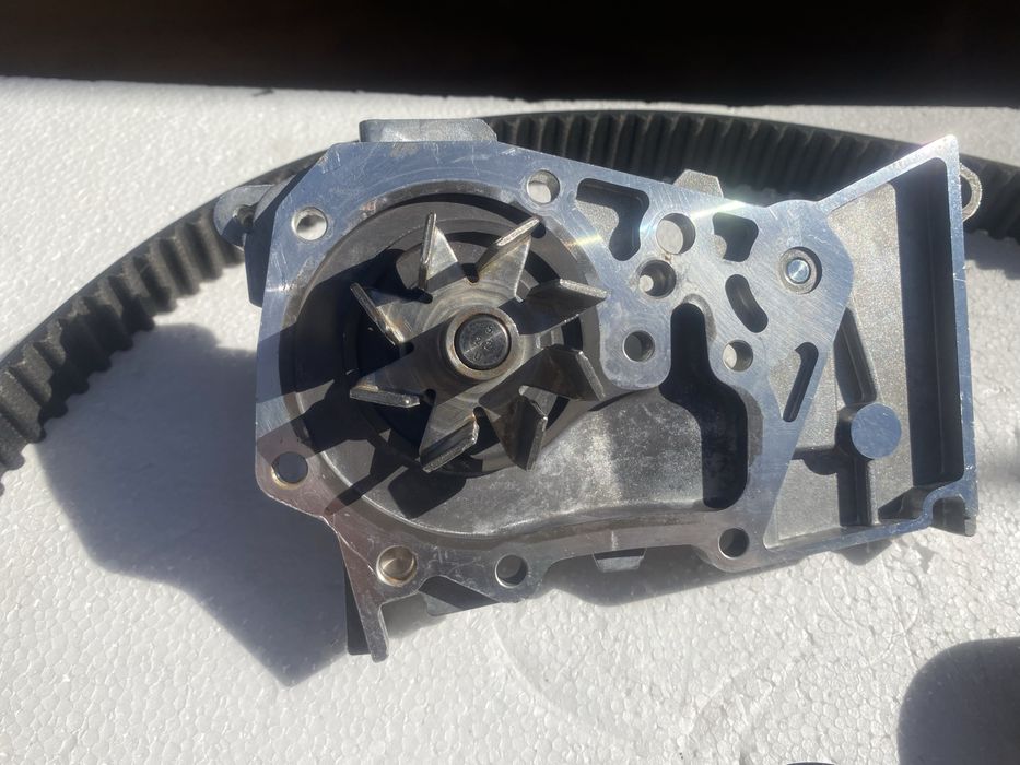 SKF (ГРМ + ролики + помпа) для бензинового 1.6 16клап K4M Пробег6000км