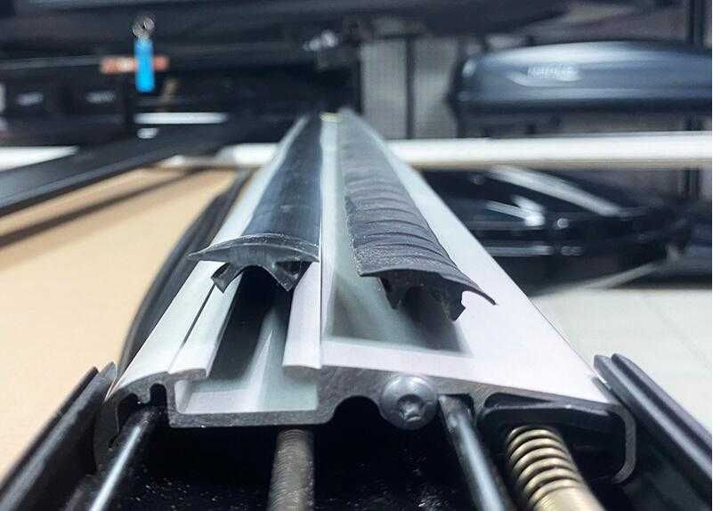 Резинка гумка верхня багажника на дах Thule Wingbar Edge Evo BMW Terra Carstyle в Т-паз 8-12 мм термоеластопласт для поперечин аеро Wingbar Aerobar