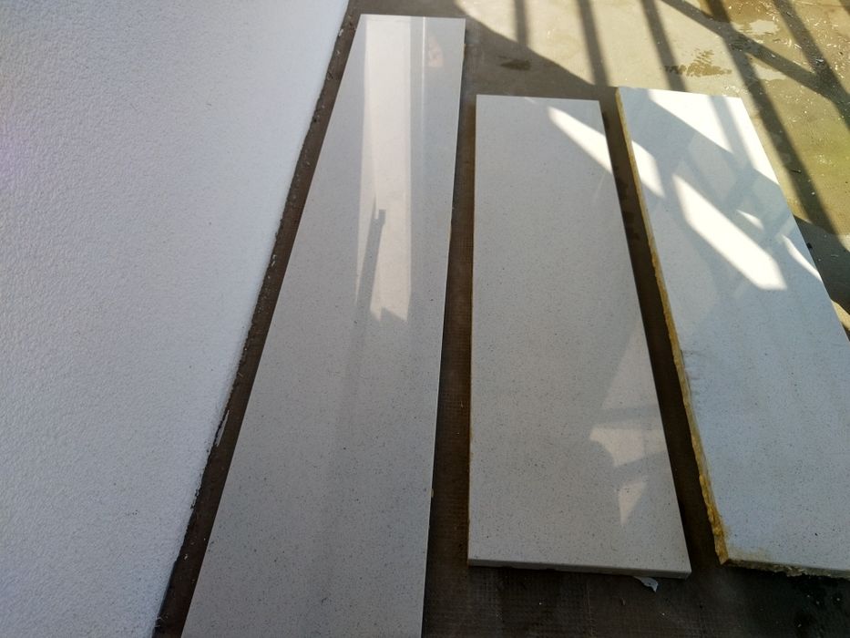 Parapety z aglomarmuru