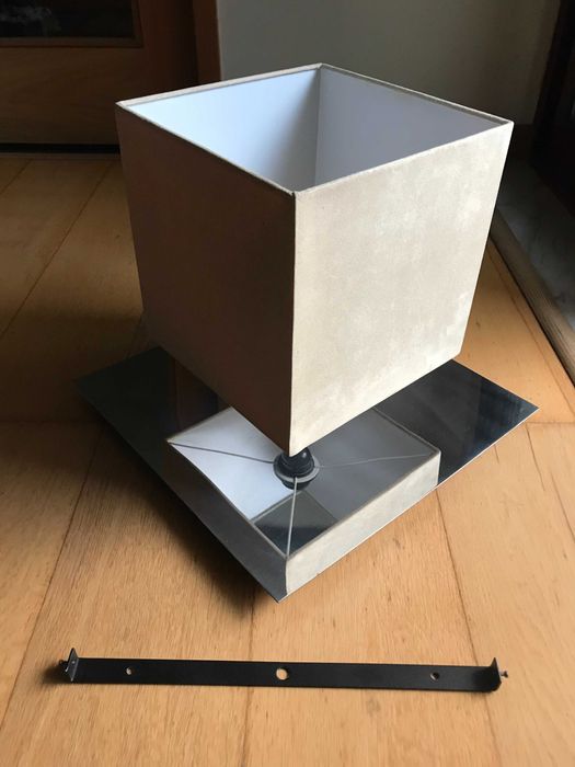 Candeeiro de tecto cúbico430540229339392006