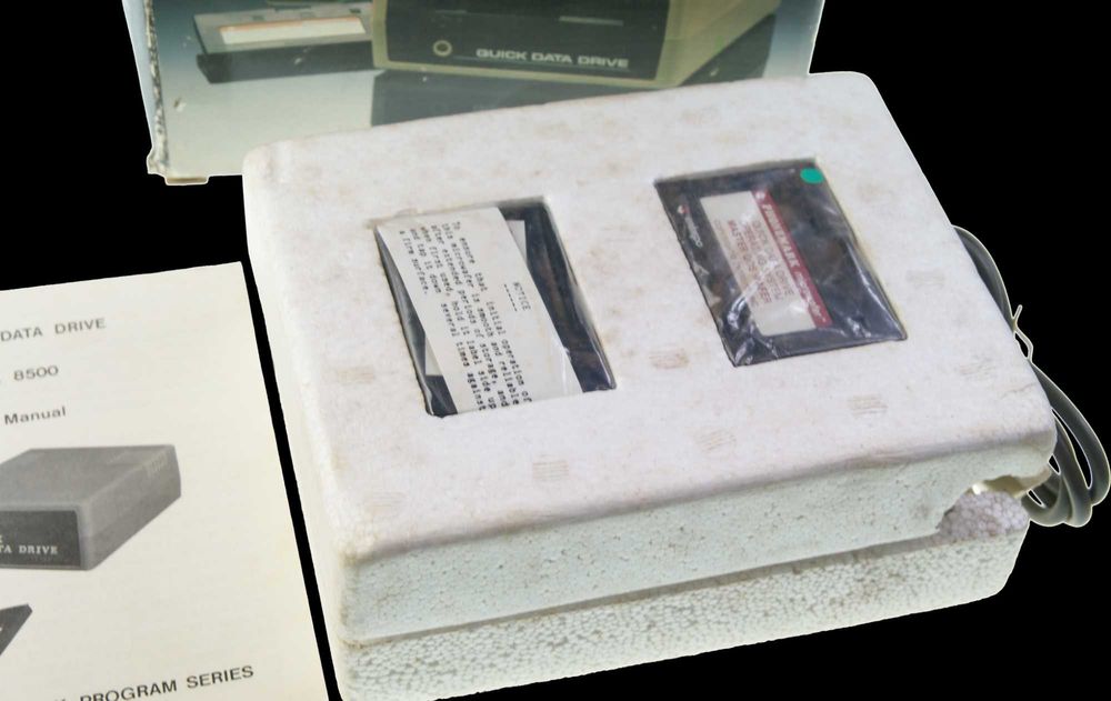 Quick Data Drive do Commodore 64 / VIC20